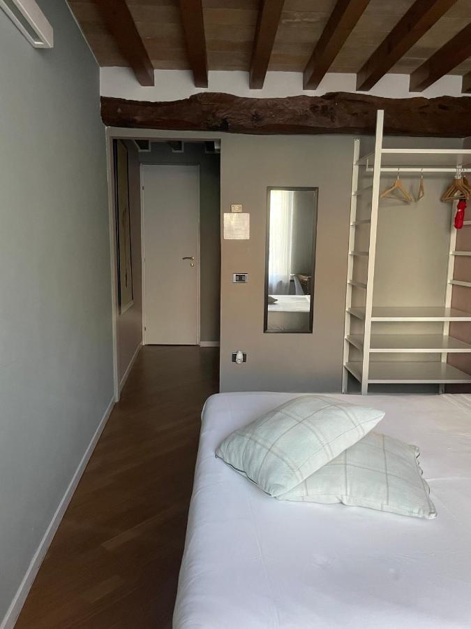 Le Camere Di Bsuites Affittacamere Parma Exteriör bild