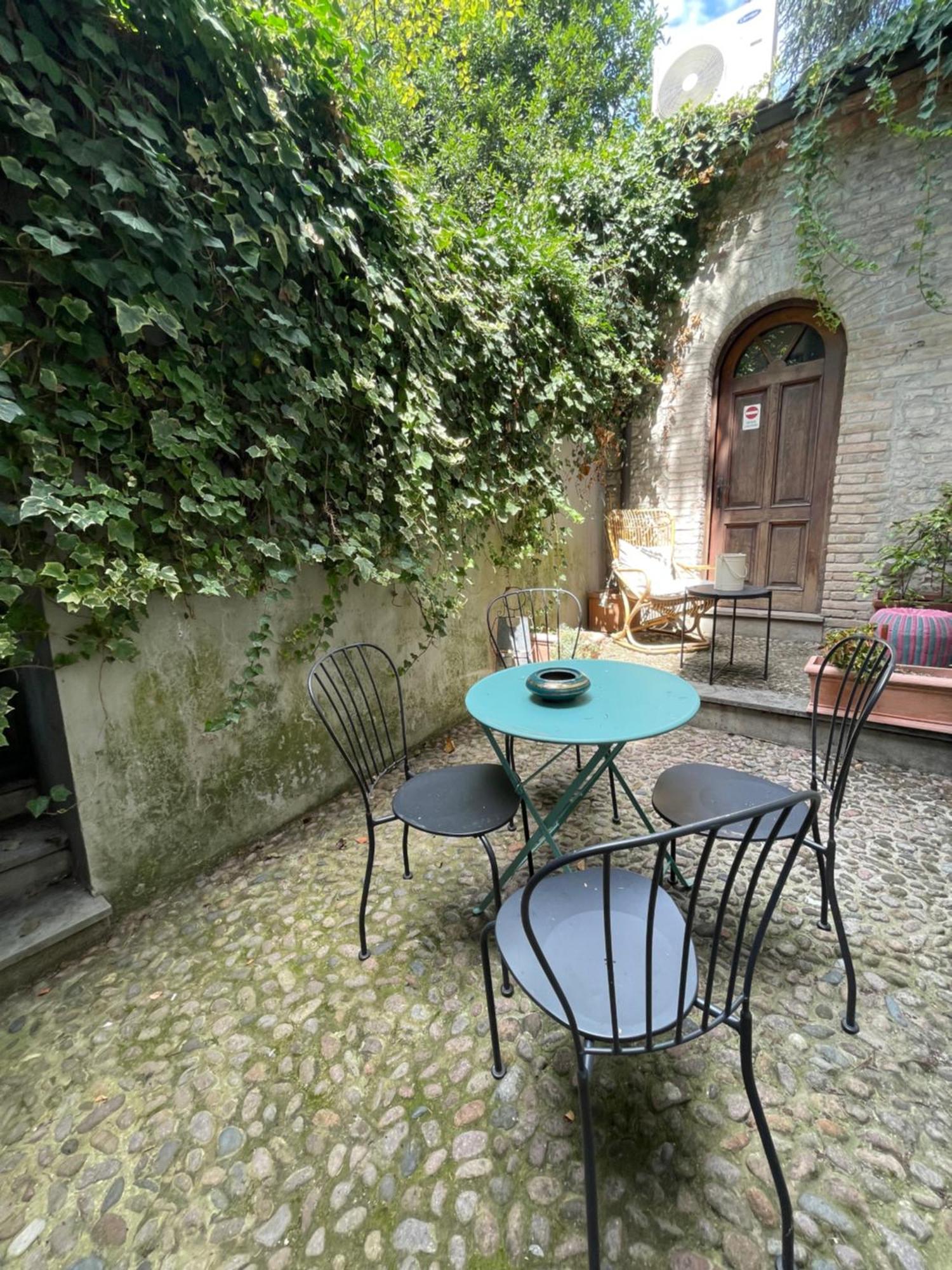 Le Camere Di Bsuites Affittacamere Parma Exteriör bild