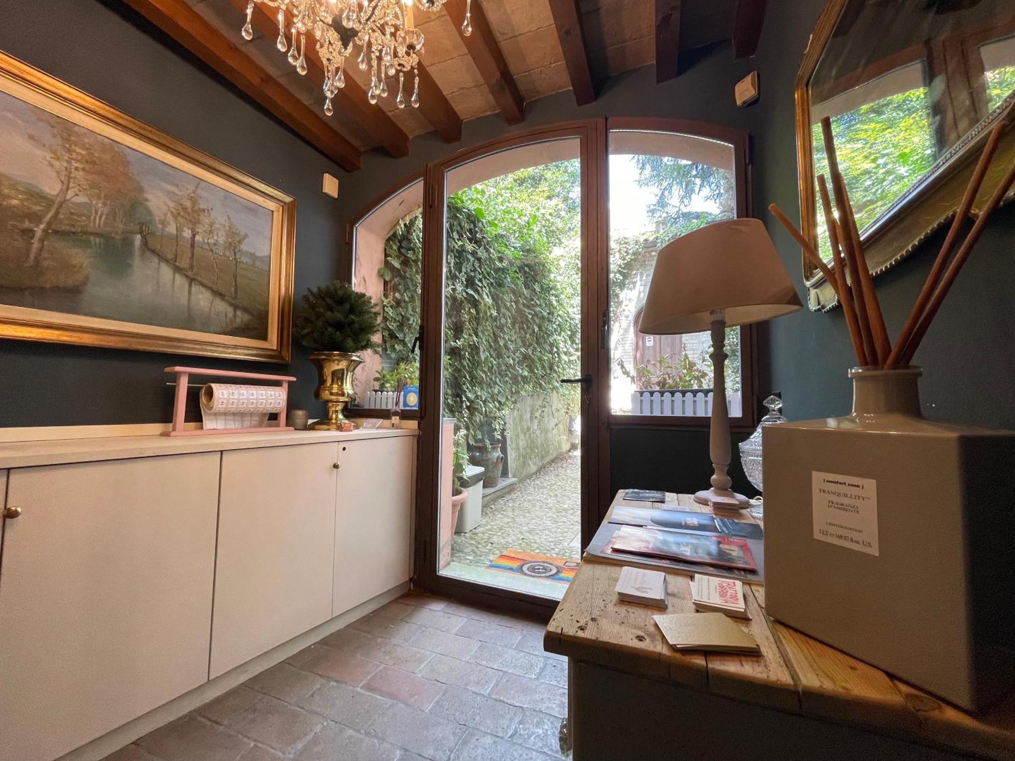Le Camere Di Bsuites Affittacamere Parma Exteriör bild