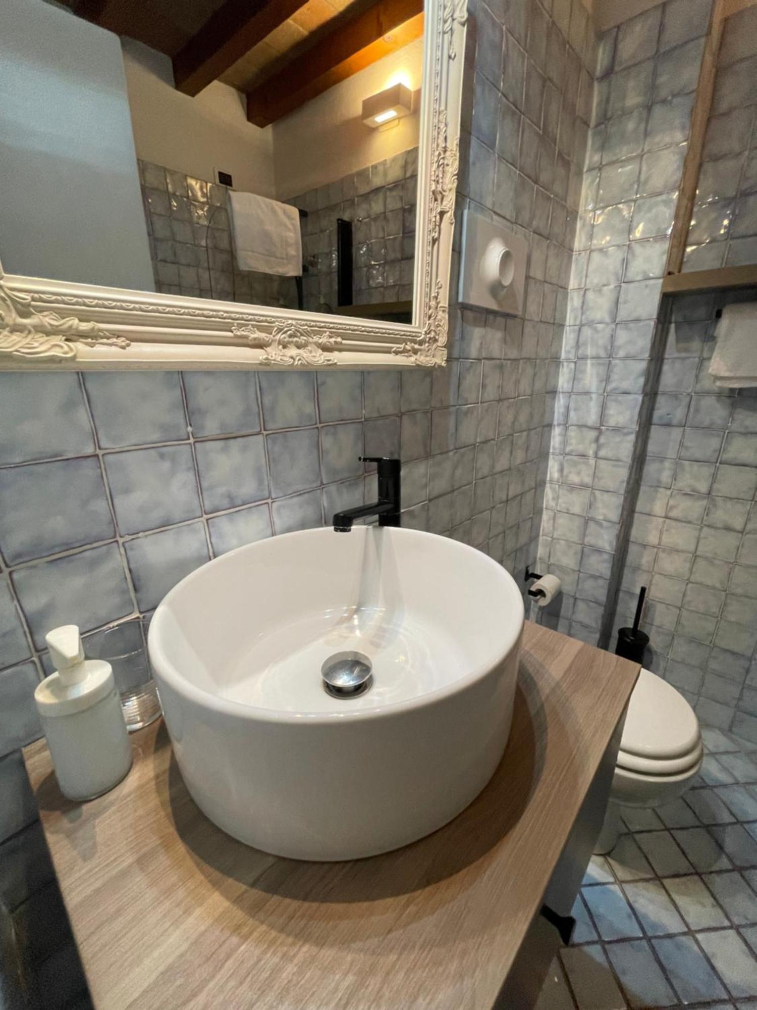 Le Camere Di Bsuites Affittacamere Parma Exteriör bild