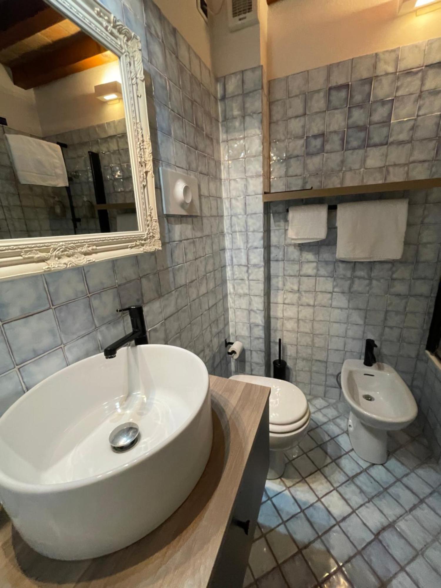 Le Camere Di Bsuites Affittacamere Parma Rum bild
