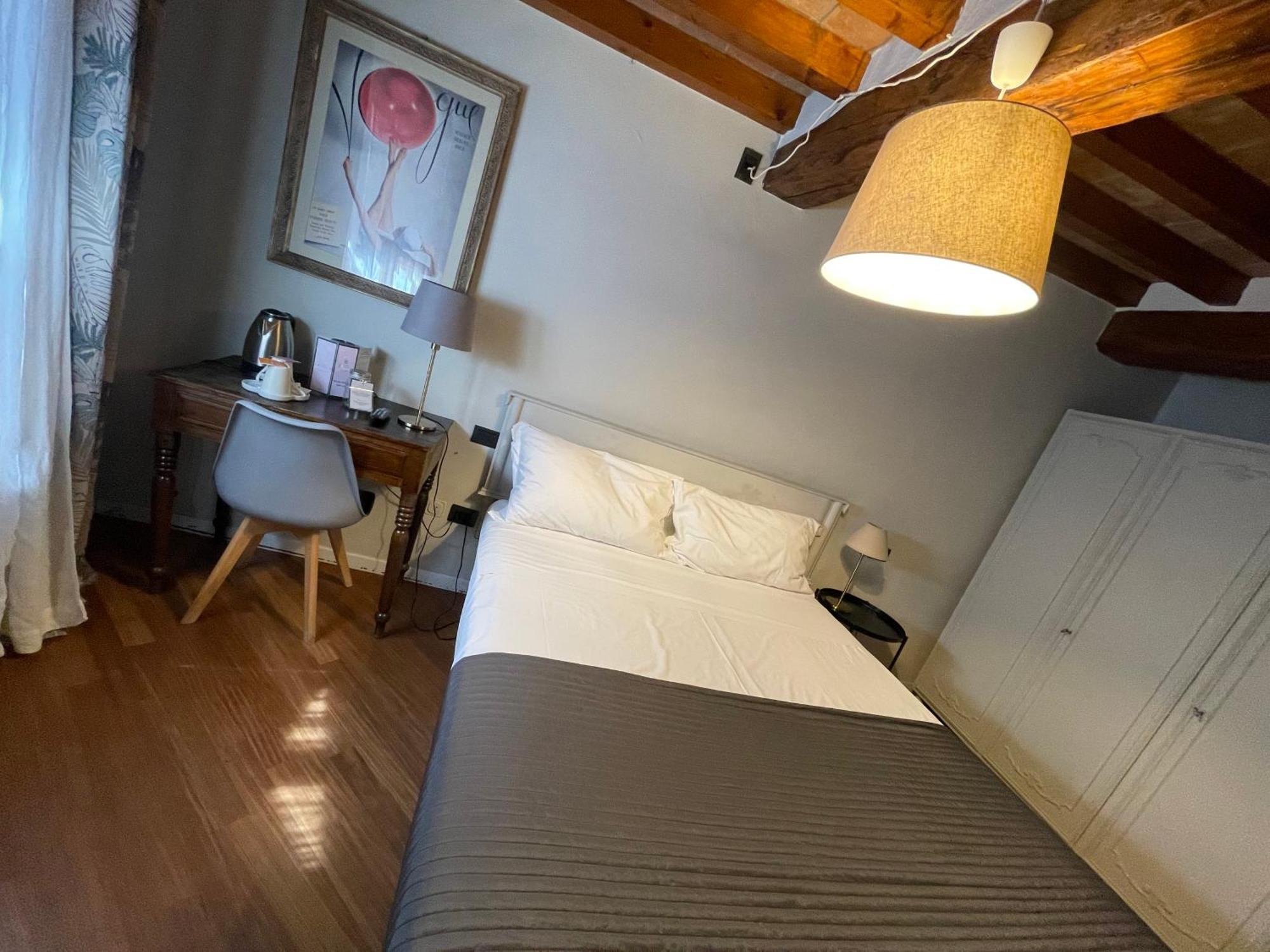 Le Camere Di Bsuites Affittacamere Parma Exteriör bild