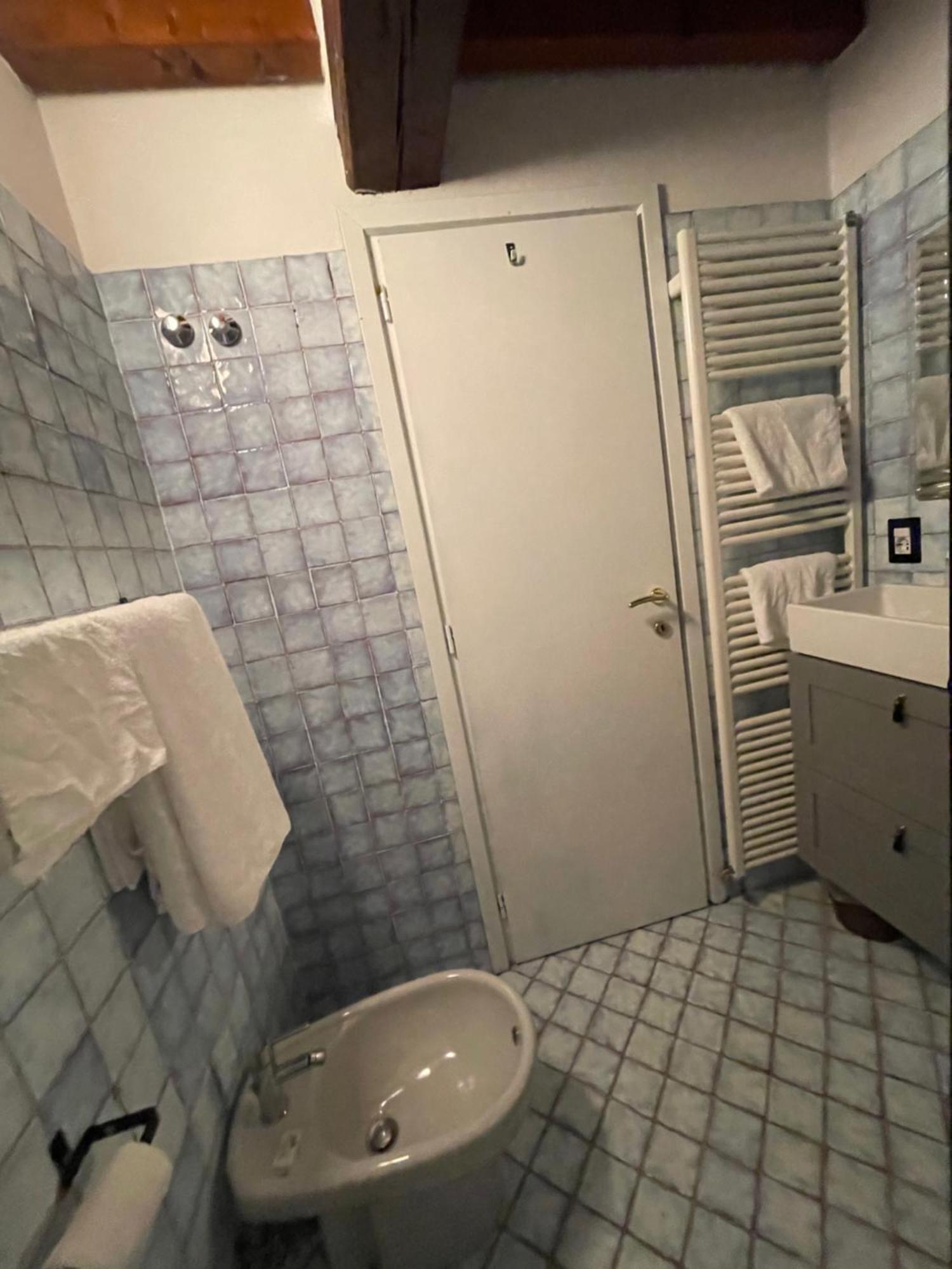 Le Camere Di Bsuites Affittacamere Parma Rum bild