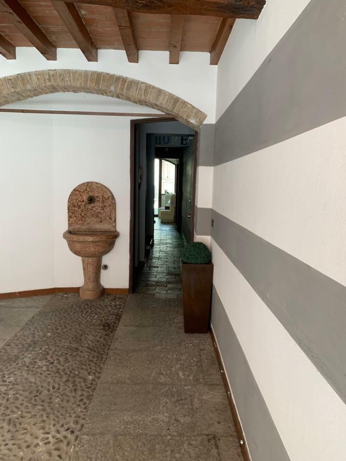 Le Camere Di Bsuites Affittacamere Parma Exteriör bild